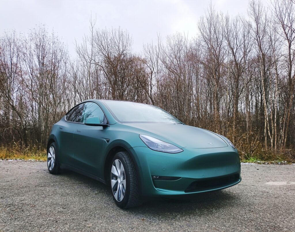 Tesla Model Y – täiskiletus koos uste sisude kiletamisega