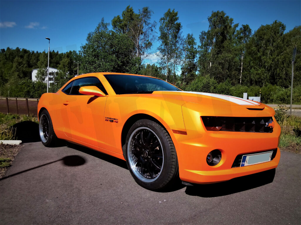 Chevrolet Camaro – oranž autokiletamine