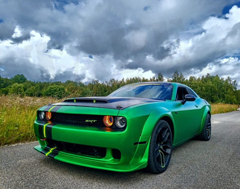 Dodge Challenger – matt roheline täiskiletus