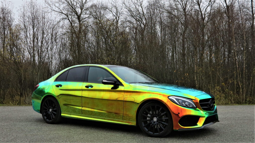 Mercedes C-klass – kameeleon kroomkile täiskiletus