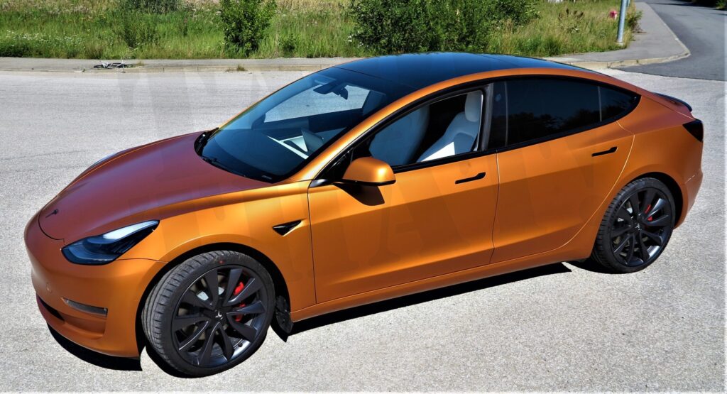 Tesla Model 3 Performance Edition – pronks matt metallik täiskiletus