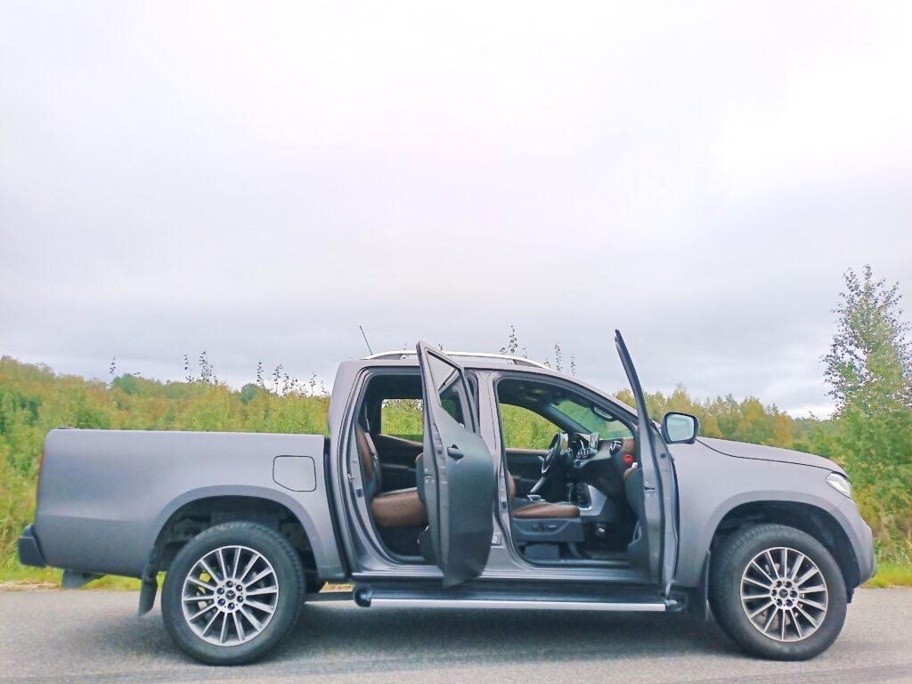 Mercedes-Benz X-Class – matt hall kiletamine uste sisudega