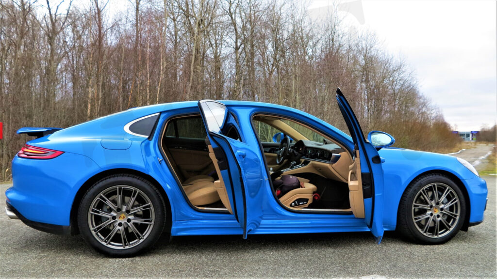 Porsche Panamera – ülekiletamine siniseks uste sisudega