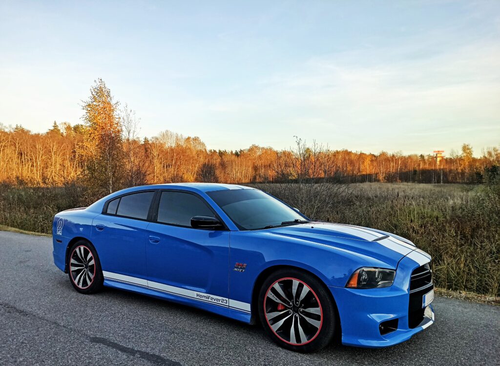 triibud autole Dodge Charger valged triibud TapeThat